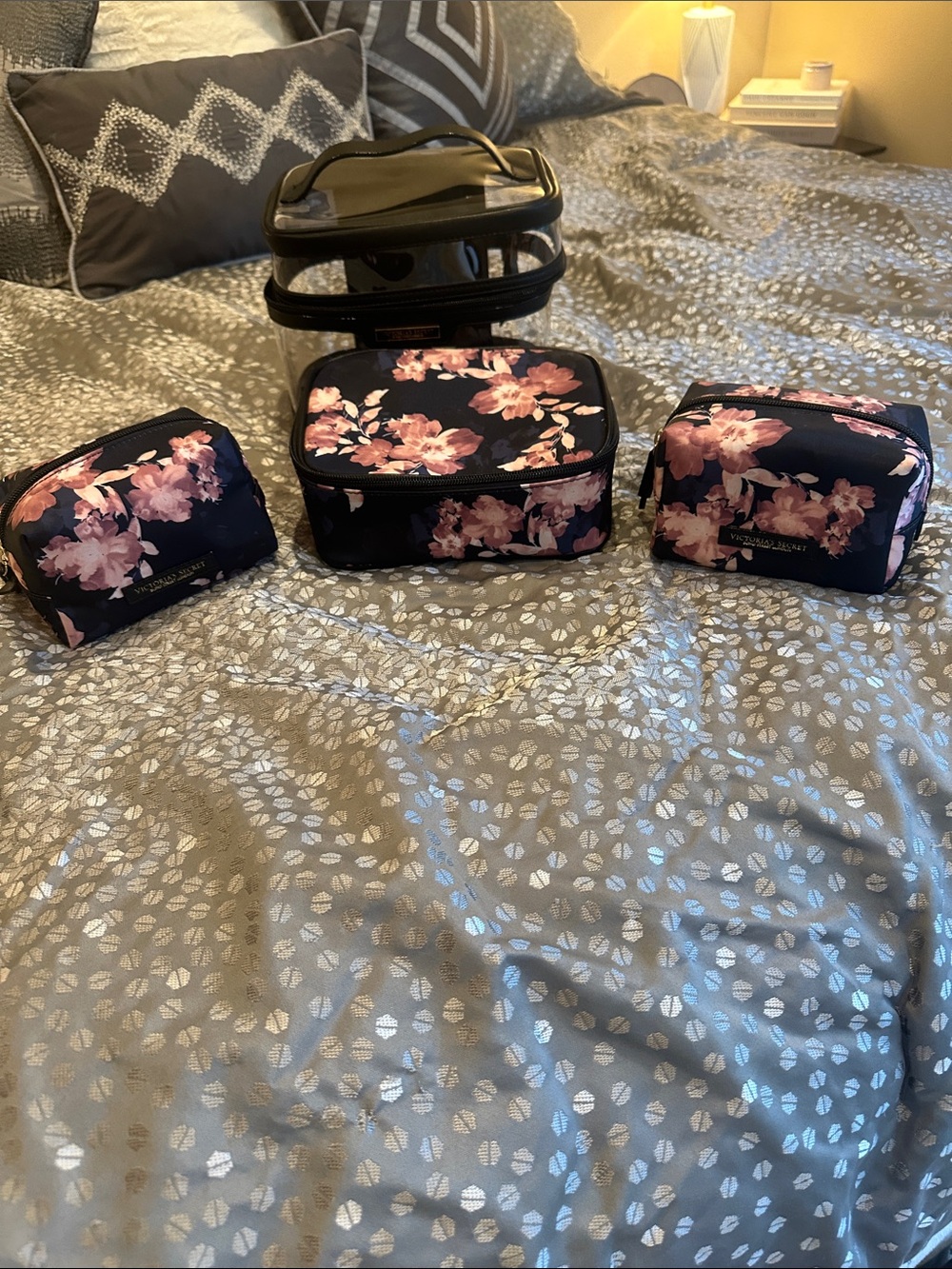 NWT Victoria's Secret Black Clear Floral Vanity Case with Pink Blooms - Picture 2 of 2